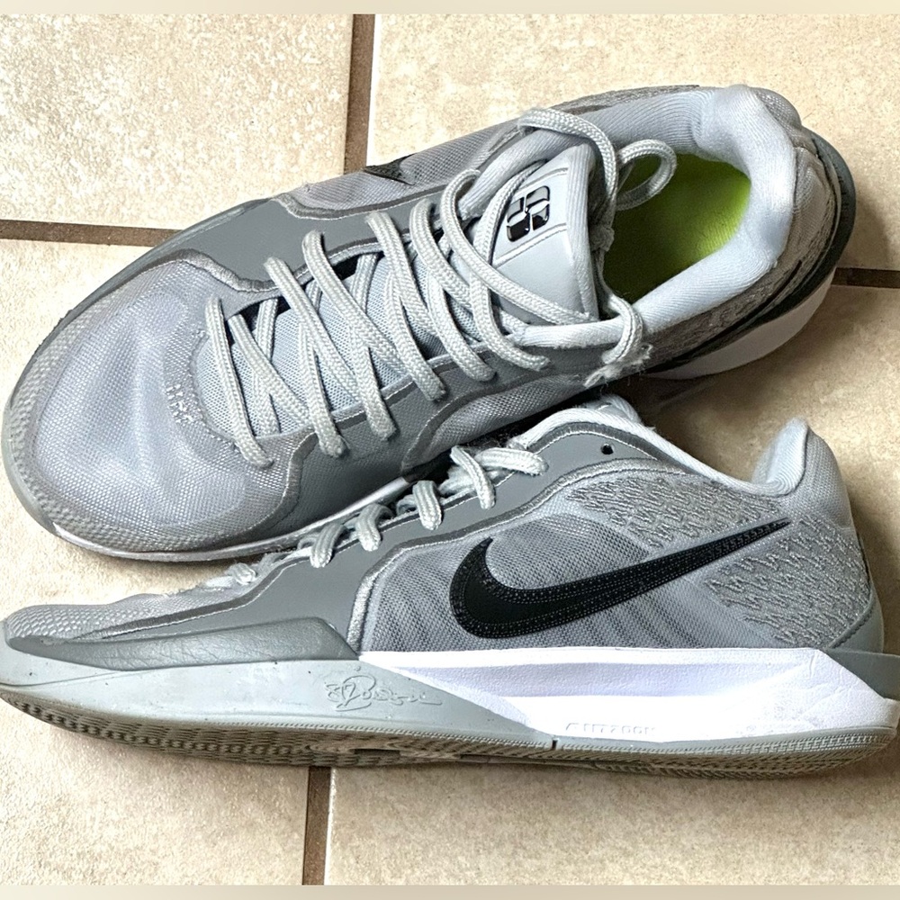 Women’s Nike Sabrina 2 Basketball Shoes in Wolf Grey/Black Court Sneakers EUC